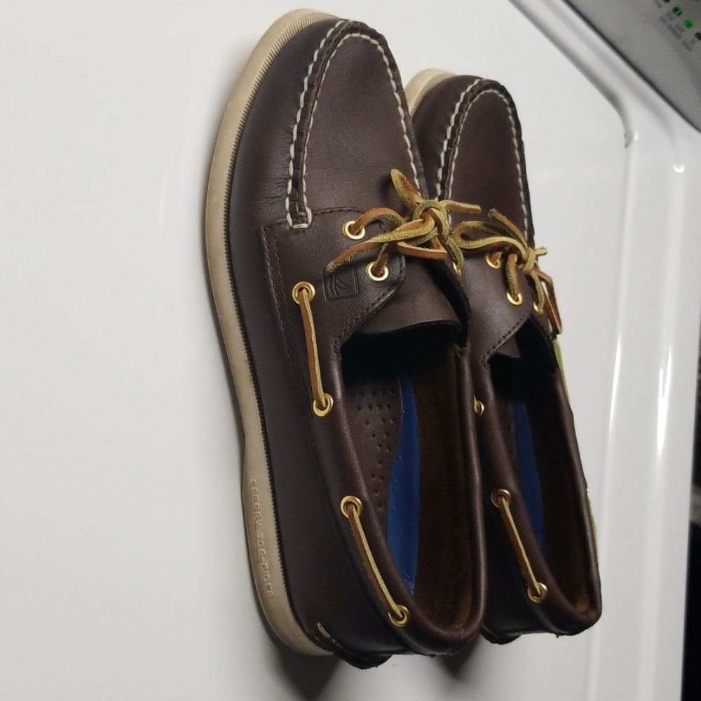 Shoes - Picture 2 of 4